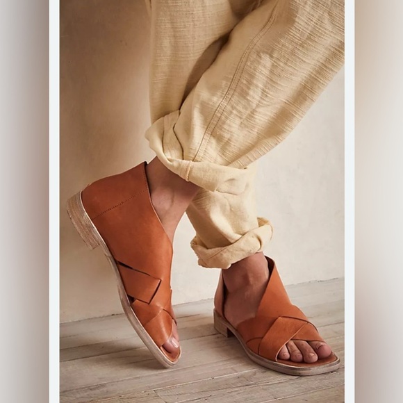 Free People Sun Valley Flat Sandals Women Size 7 Leather Tan Color - Picture 1 of 14